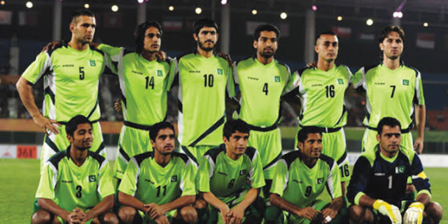 পাকিস্তান ফুটবল দলের ওপর থেকে নিষেধাজ্ঞা তুলে নিয়েছে ফিফা।<br>   