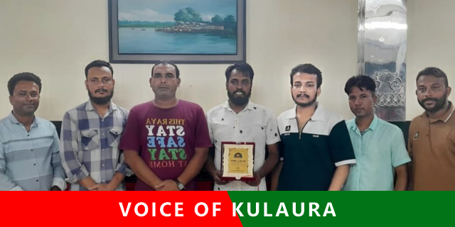 ভয়েস অফ কুলাউড়া’র পক্ষ থেকে রাজ্জাক কে সংবর্ধনা।
